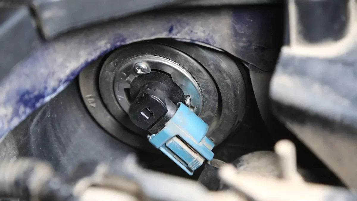 An application scenario or product detail of change a headlight - Image 18