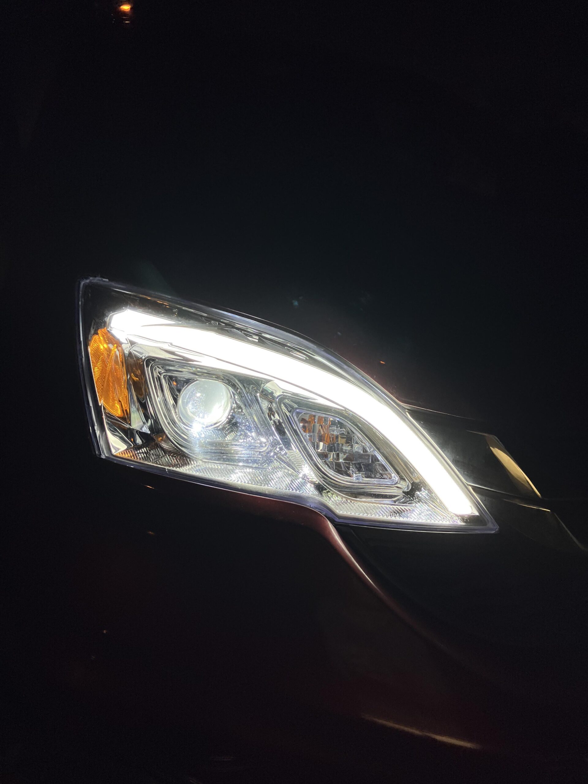 An application scenario or product detail of flickering car headlights - Image 21