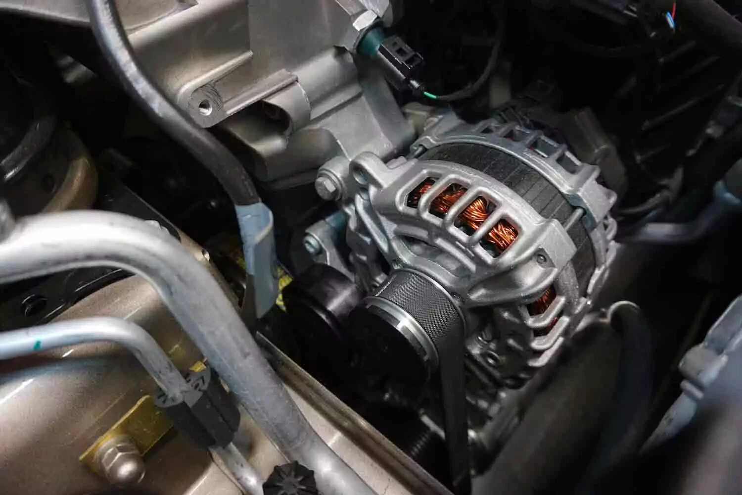 An application scenario or product detail of how long do alternators last in cars - Image 15